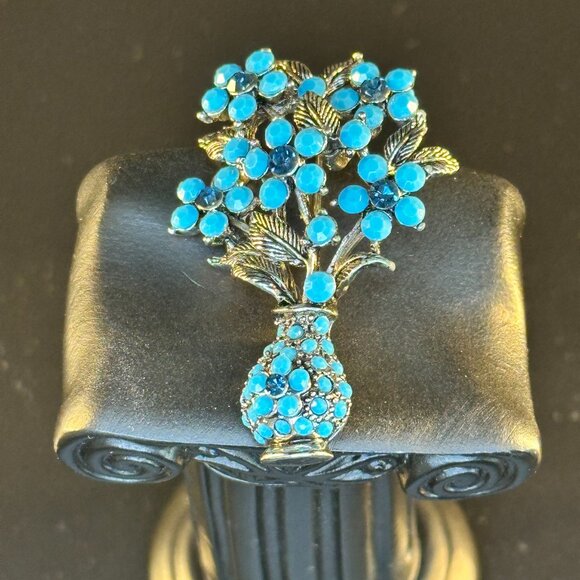 💙 Vintage Blue Rhinestone Flower Vase Brooch – Silver Floral Statement Pin - Picture 1 of 3